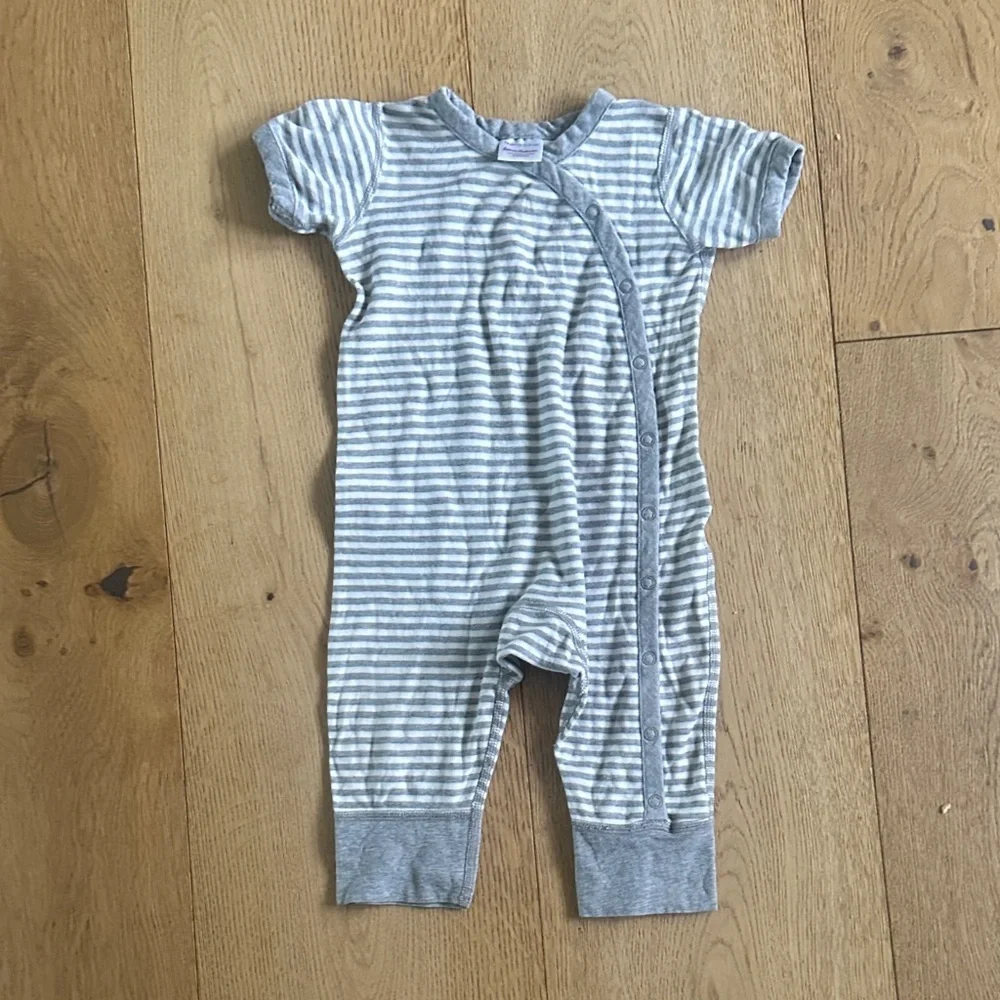 Hanna Andersson Striped Gray Kids One Piece 12/18m